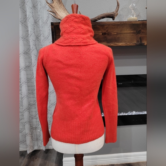 BANANA REPUBLIC Cashmere Sweater size M, 100% Cashmere, Red Color - Picture 5 of 8